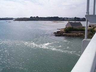 Powerful tidal flow in the Rivi�re d'Etel