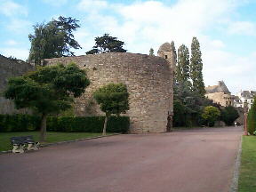 The castle walls and park in Hennebont